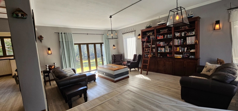 6 Bedroom Property for Sale in Hartbeesfontein North West